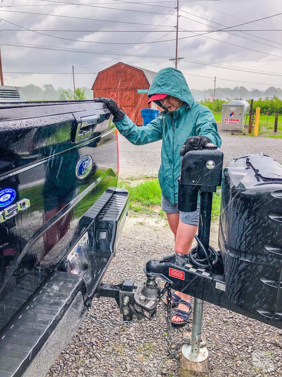 We rarely get hit by rain when setting up the camper but we sure did in Paducah and we were quite glad to have an electric jack for the camper.
